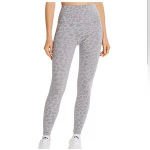 Beyond Yoga Women’s Grey Leopard Print Leggings